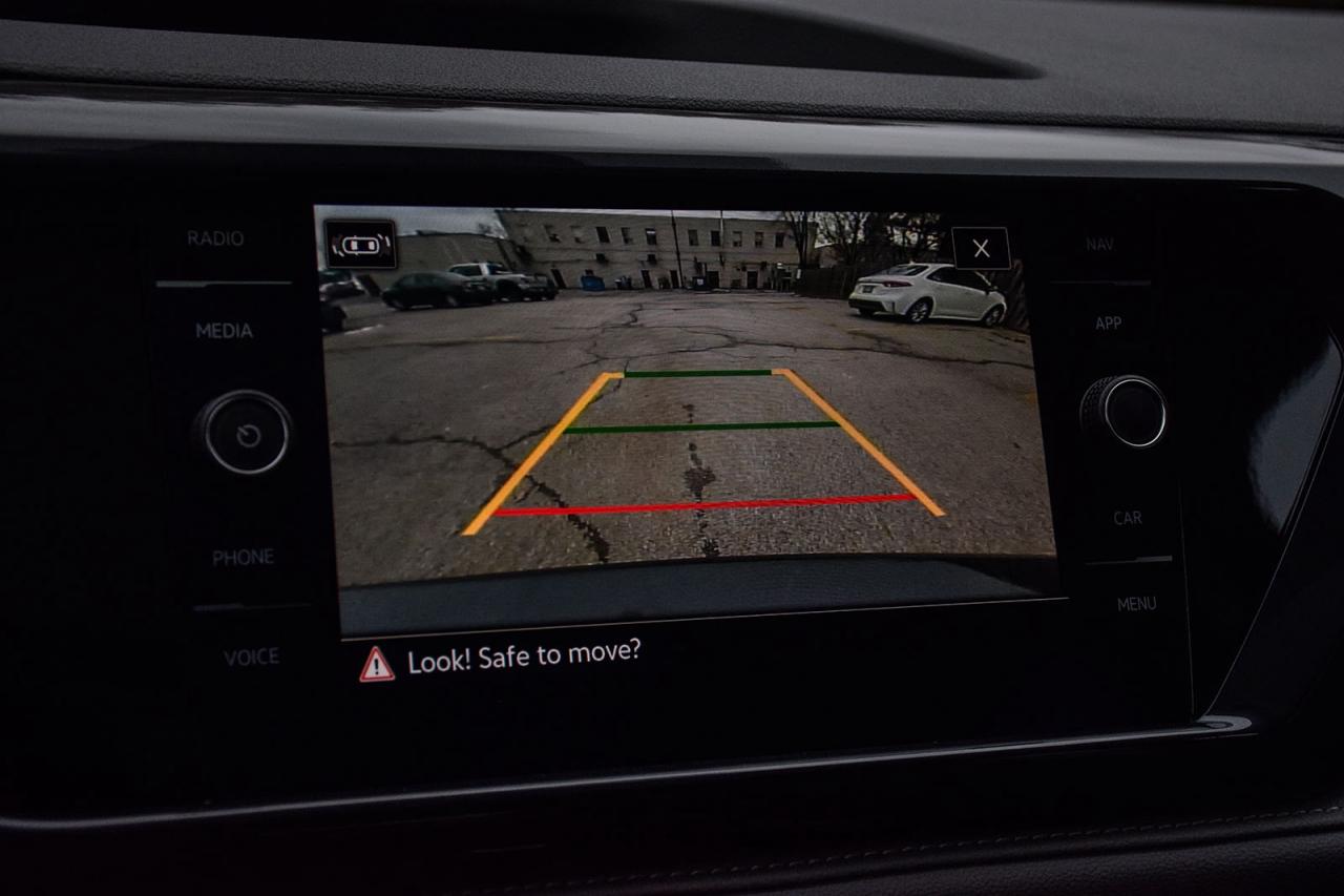 2022 Volkswagen Taos HIGHLINE / NO ACCIDENT / SUNROOF / LEATHER / NAVI Photo