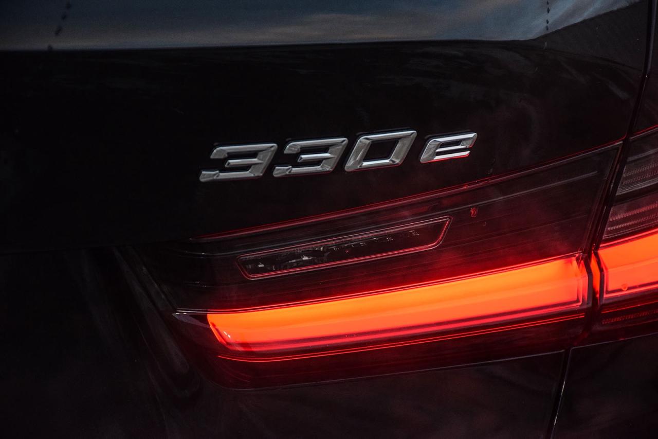 2022 BMW 3 Series 330e xDrive NO ACCIDENT PREM ENHANCED M SPORT HUD Photo