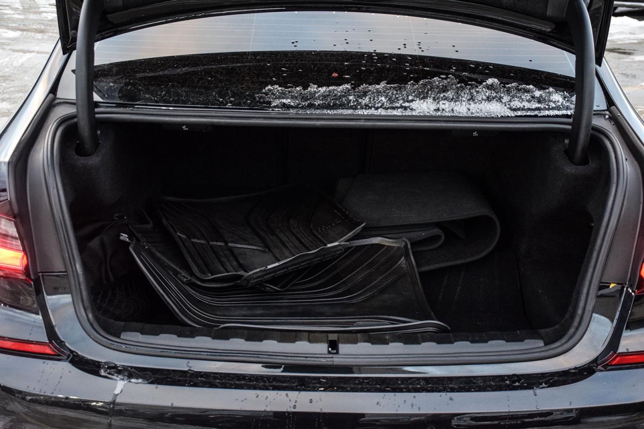 2022 BMW 3 Series 330e xDrive NO ACCIDENT PREM ENHANCED M SPORT HUD Photo