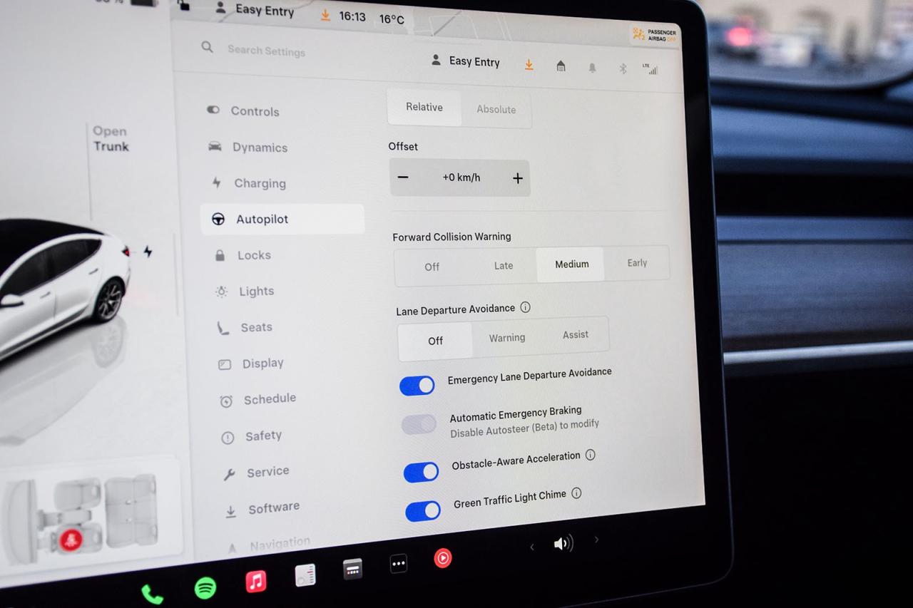 2023 Tesla Model 3 SRP RWD NO ACCIDENT AUTOPILOT BSM Photo