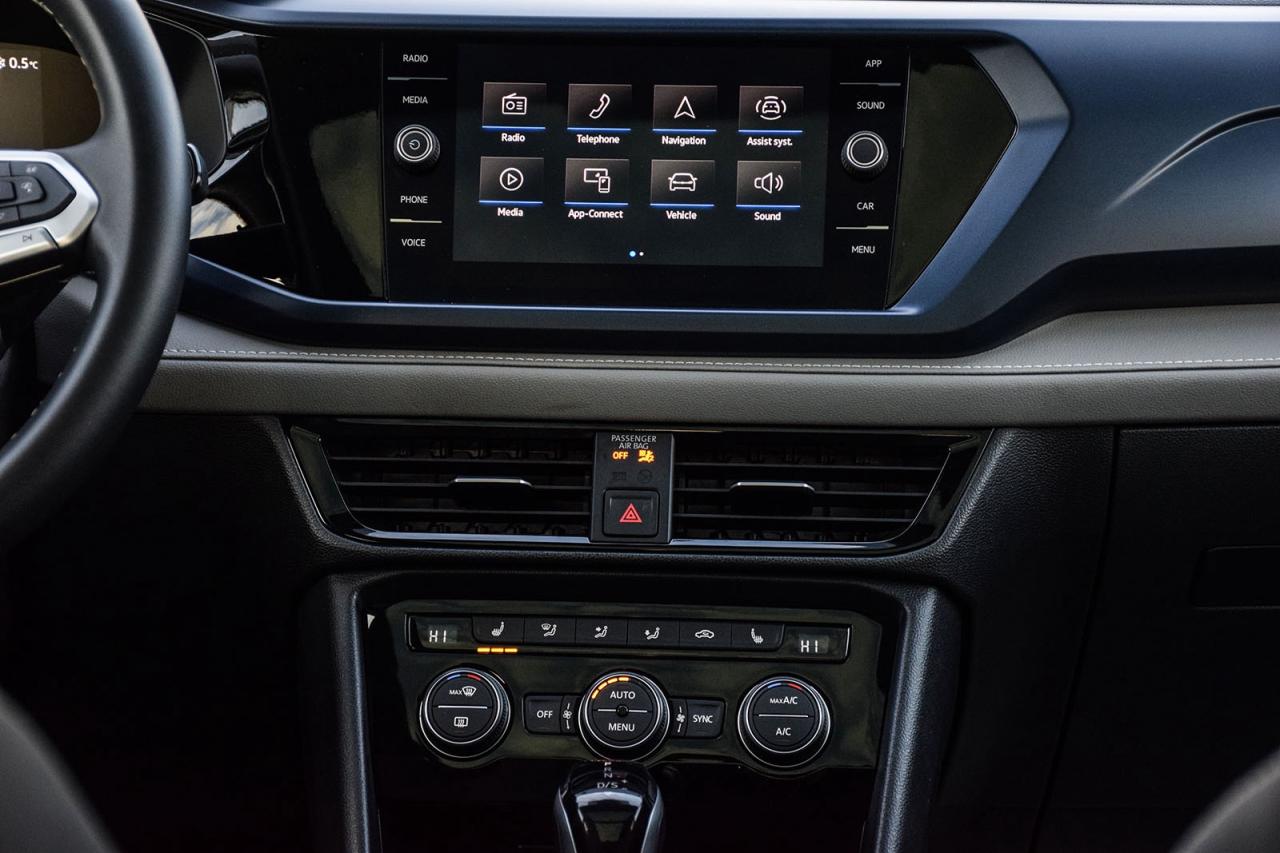 2024 Volkswagen Taos Comfortline NO ACCIDENT PANO ROOF DIGITAL DASH ADA Photo