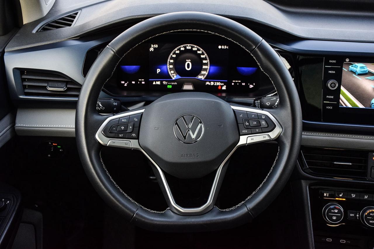 2024 Volkswagen Taos Comfortline NO ACCIDENT PANO ROOF DIGITAL DASH ADA Photo