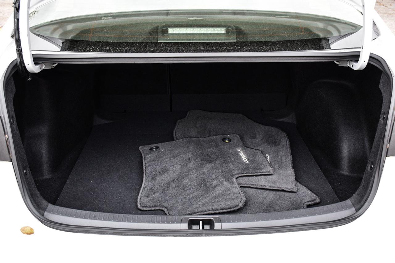 2024 Toyota Corolla Hybrid LE AWD/ NO ACCIDENT / CARPLAY/BSM/HTD SEATS/ALLO Photo