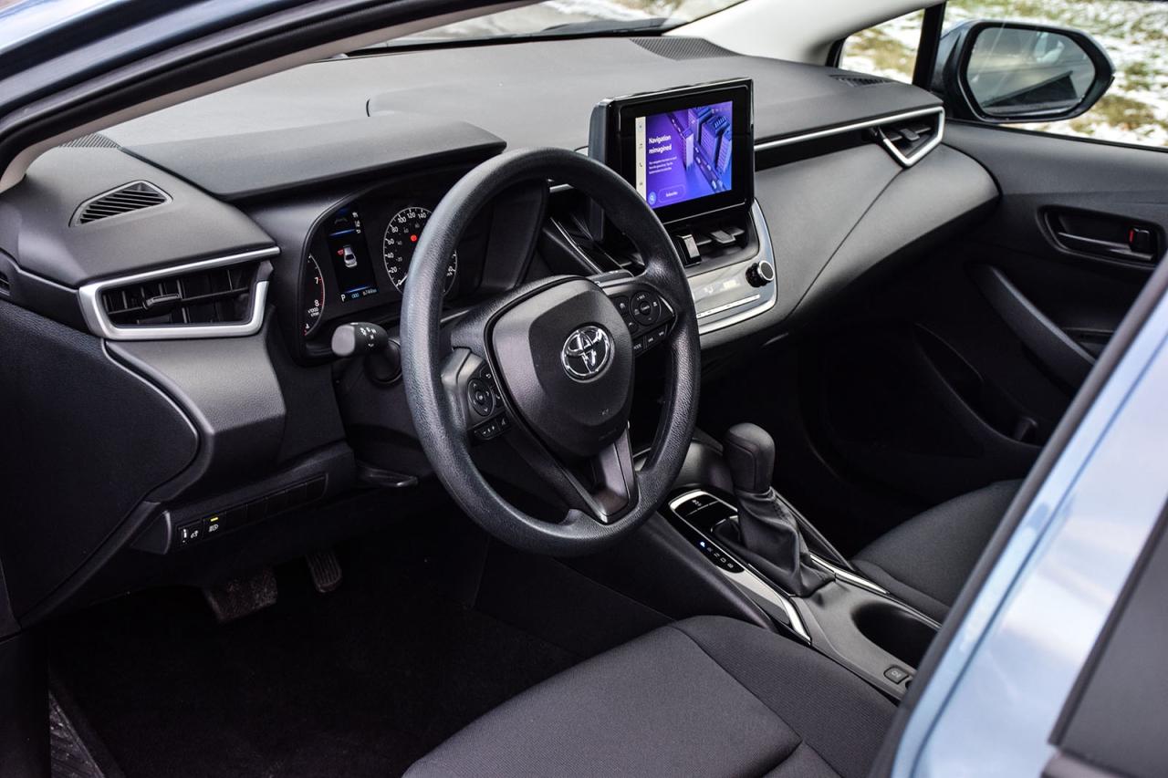 2024 Toyota Corolla LE TOYOTA SAFETY SENSE ADAPTIVE CRUISE Photo