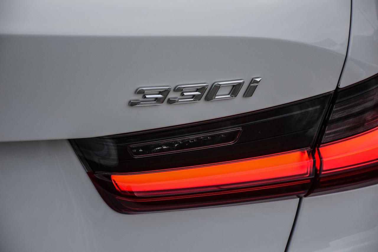 2023 BMW 3 Series 330i xDrive M SPORT NO ACCIDENT DIGITAL DASH Photo