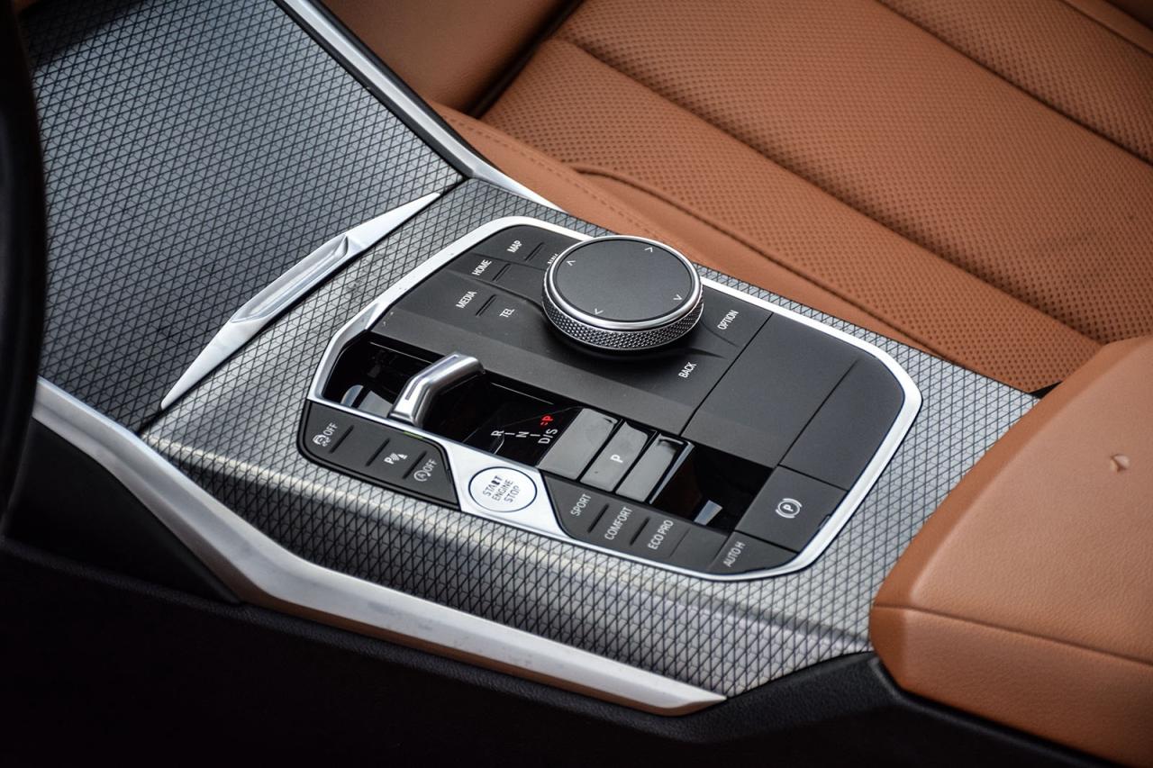 2023 BMW 3 Series 330i xDrive M SPORT NO ACCIDENT DIGITAL DASH Photo