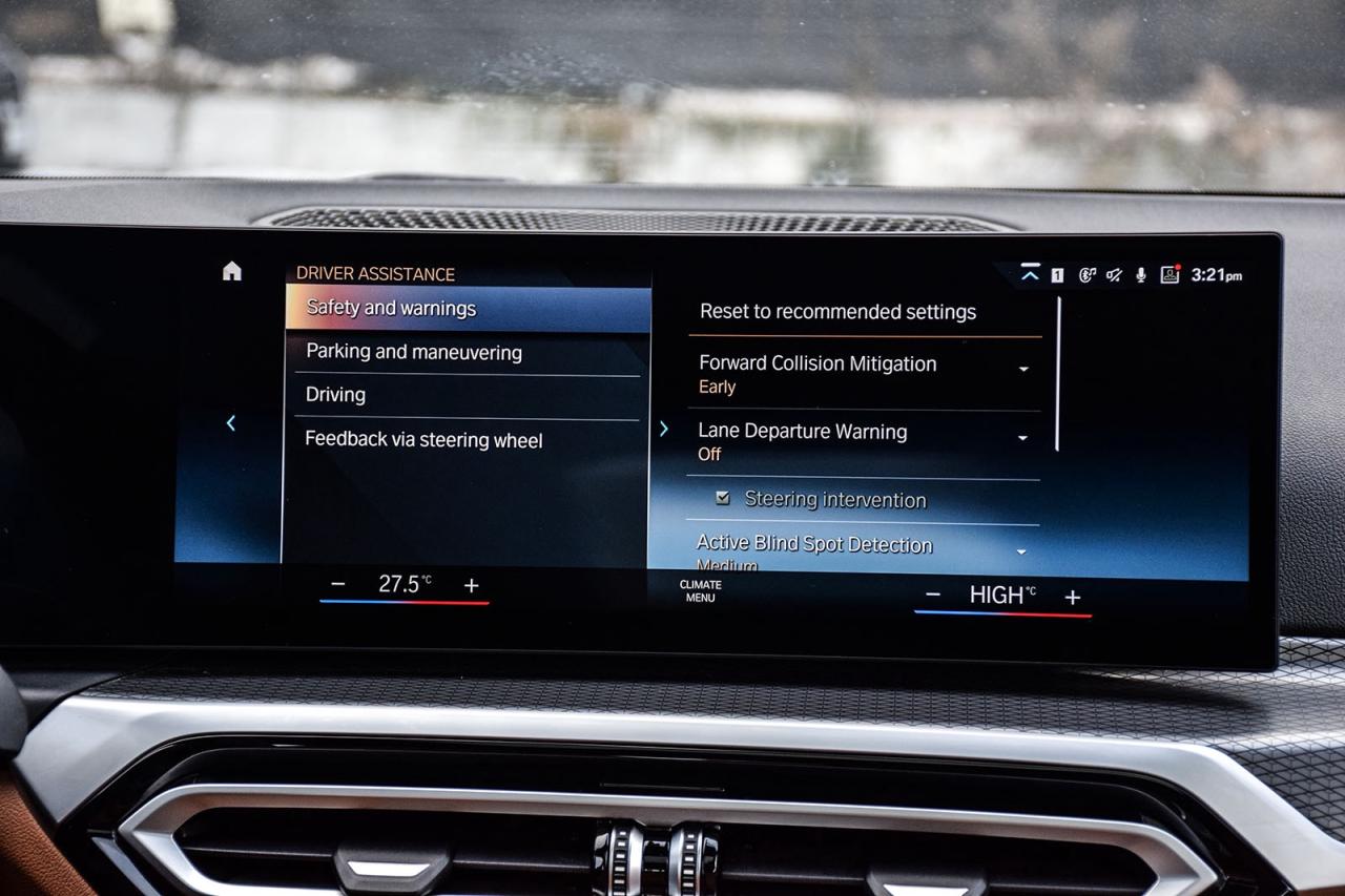 2023 BMW 3 Series 330i xDrive M SPORT NO ACCIDENT DIGITAL DASH Photo