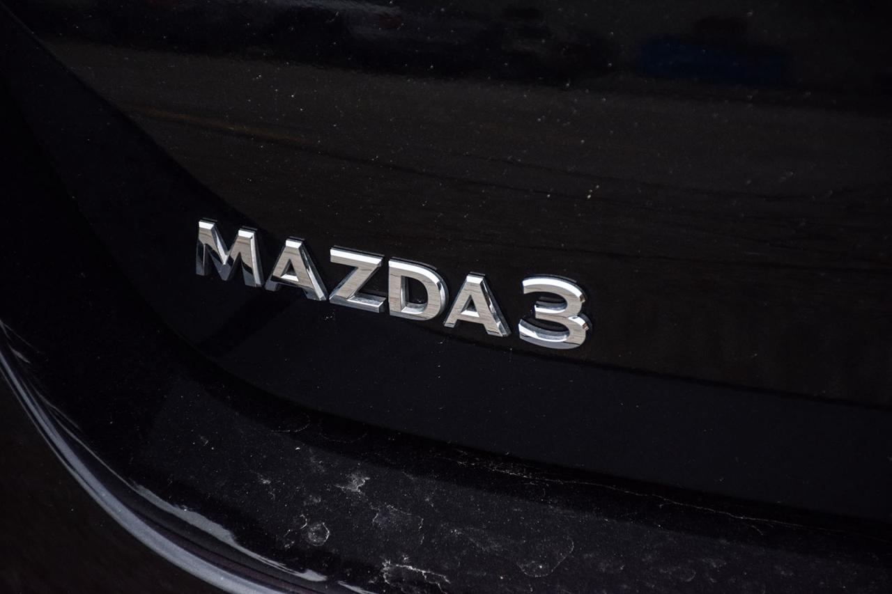 2025 Mazda MAZDA3 GS-L / NO ACCIDENT / SUNROOF / LEATHER/CARPLAY Photo