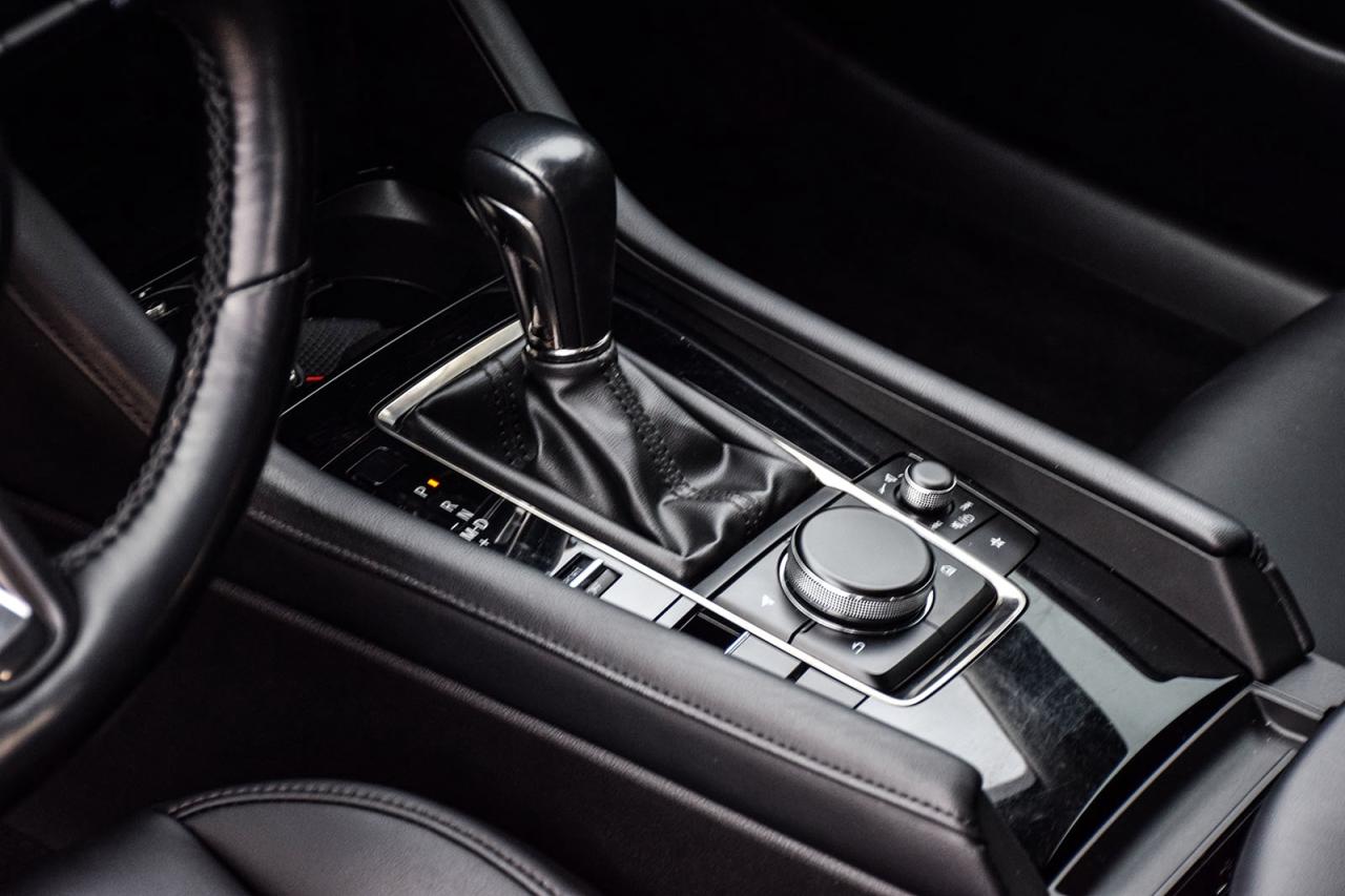 2025 Mazda MAZDA3 GS-L / NO ACCIDENT / SUNROOF / LEATHER/CARPLAY Photo