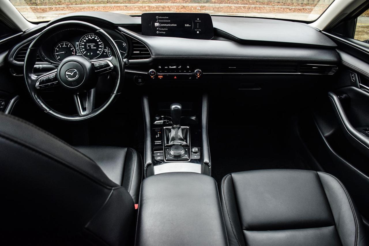 2025 Mazda MAZDA3 GS-L / NO ACCIDENT / SUNROOF / LEATHER/CARPLAY Photo
