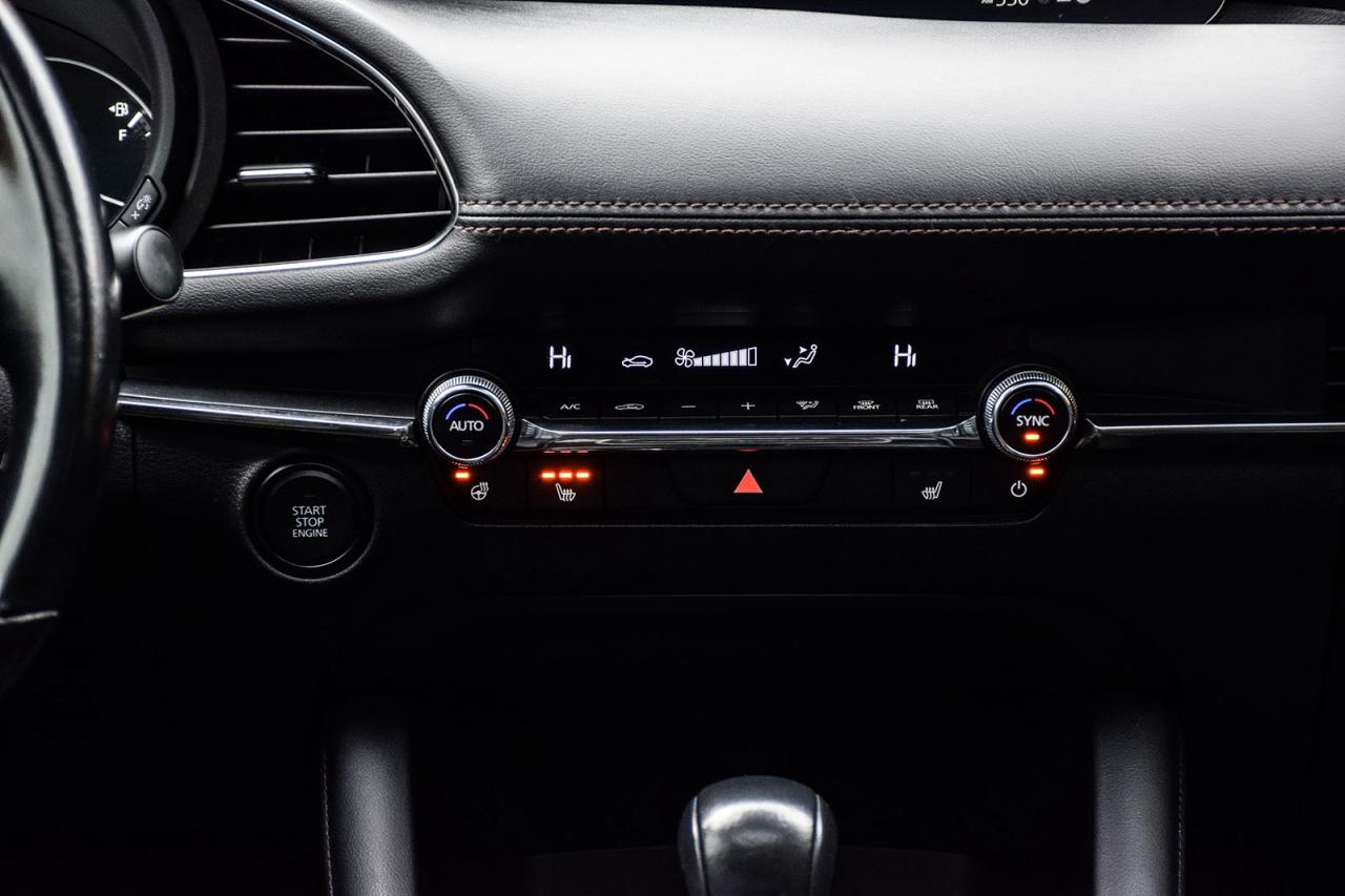 2025 Mazda MAZDA3 GS-L / NO ACCIDENT / SUNROOF / LEATHER/CARPLAY Photo