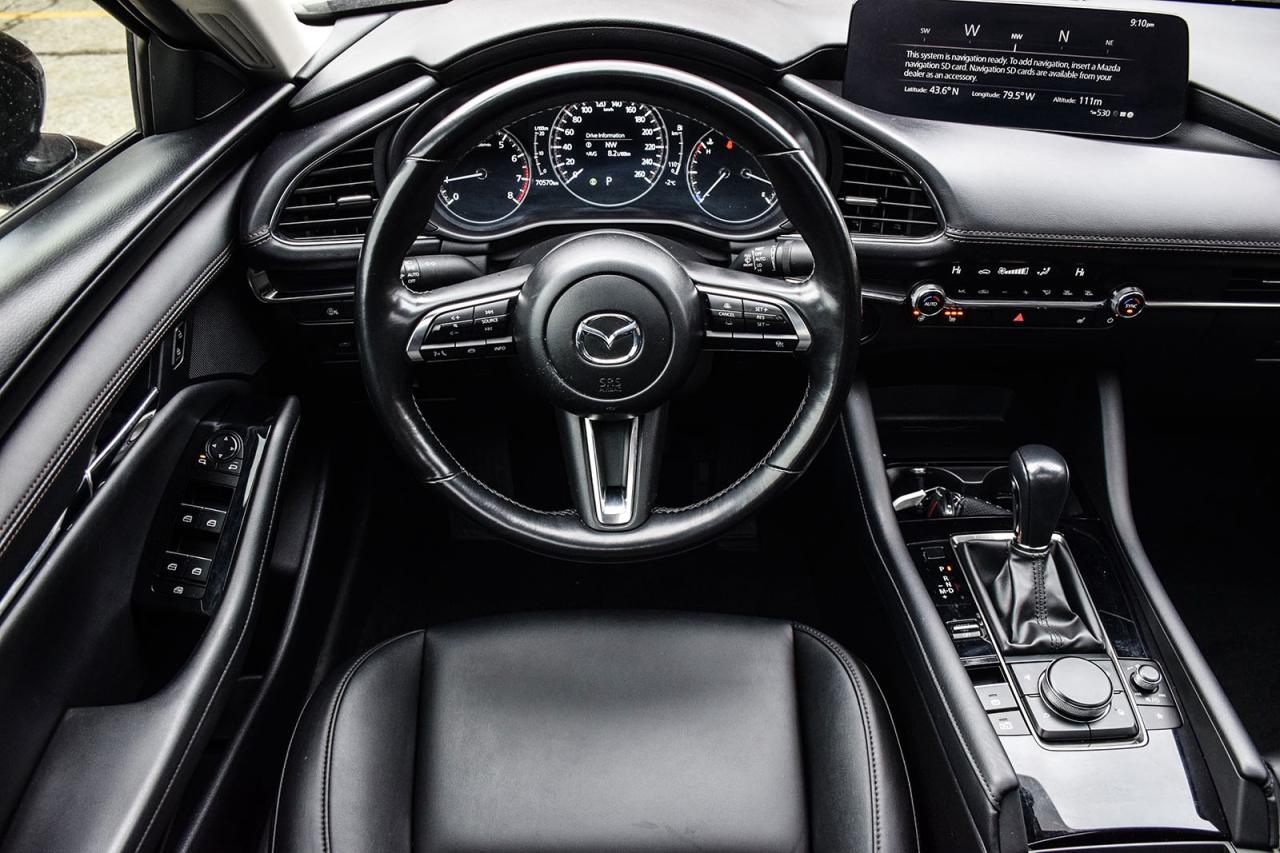 2025 Mazda MAZDA3 GS-L / NO ACCIDENT / SUNROOF / LEATHER/CARPLAY Photo