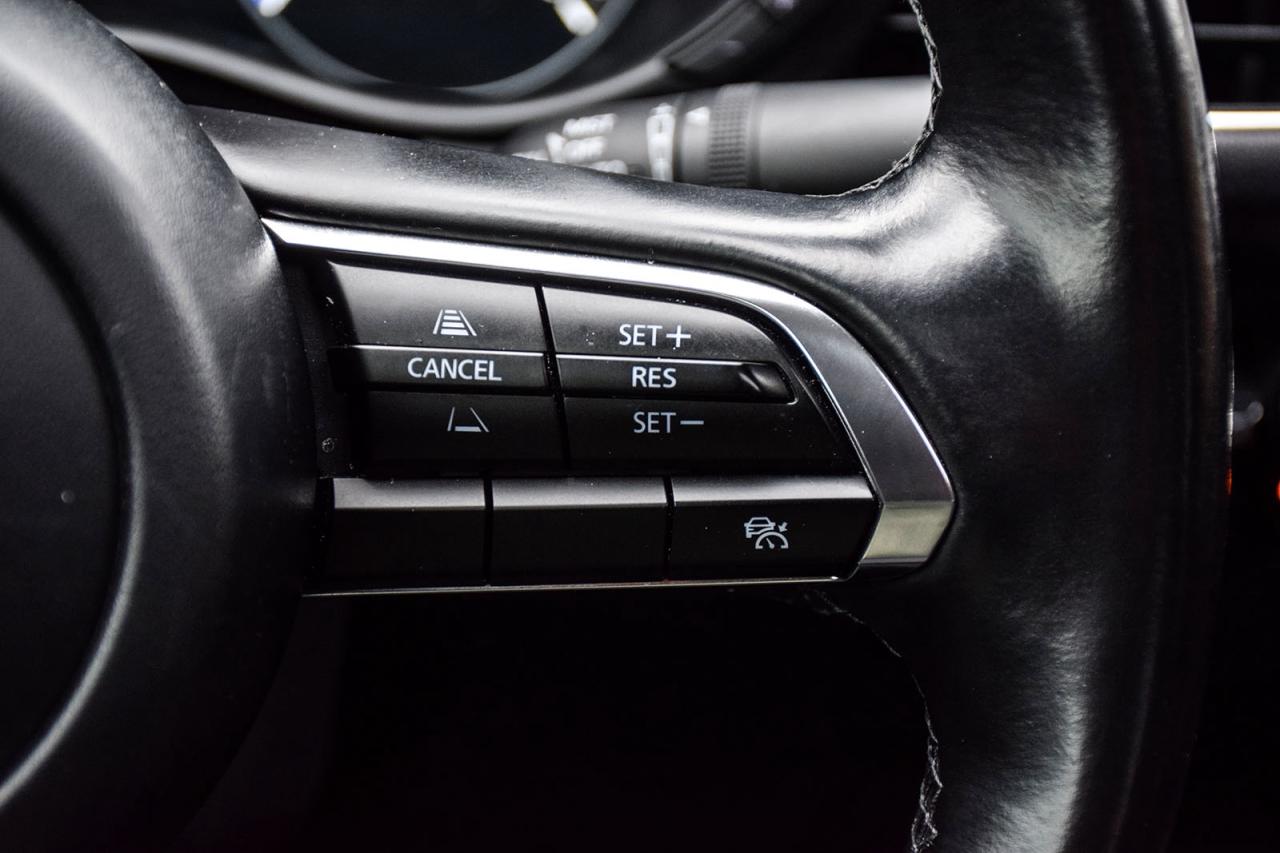 2025 Mazda MAZDA3 GS-L / NO ACCIDENT / SUNROOF / LEATHER/CARPLAY Photo