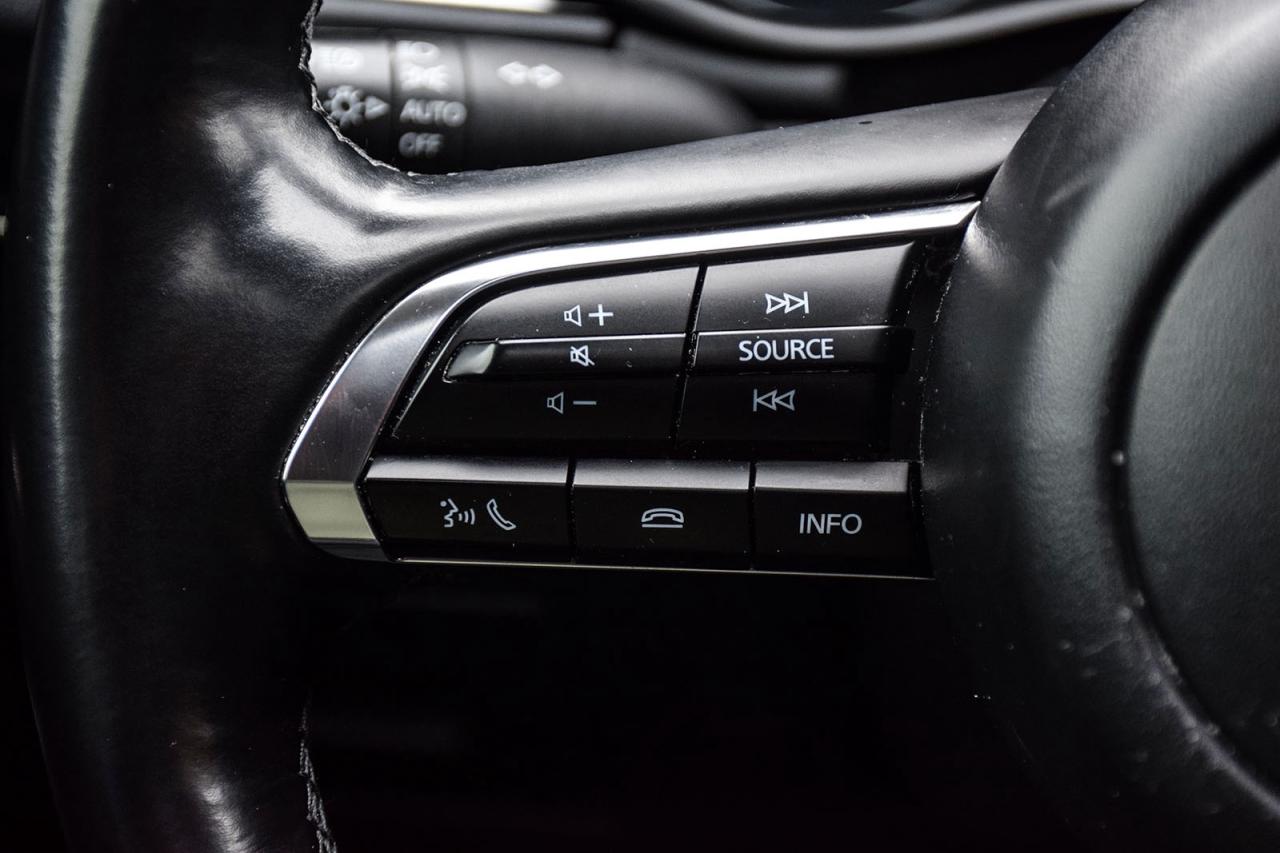 2025 Mazda MAZDA3 GS-L / NO ACCIDENT / SUNROOF / LEATHER/CARPLAY Photo