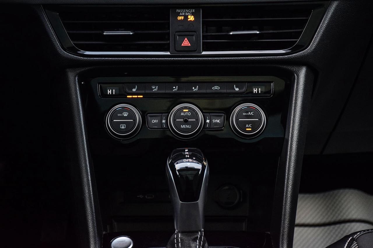 2022 Volkswagen Taos Comfortline AWD No Accident Digital Dash Panoroof Photo