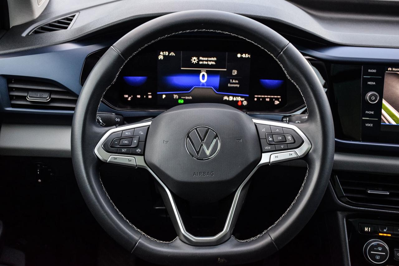 2022 Volkswagen Taos COMFORTLINE DIGITAL DASH PANO ROOF CARPLAY Photo