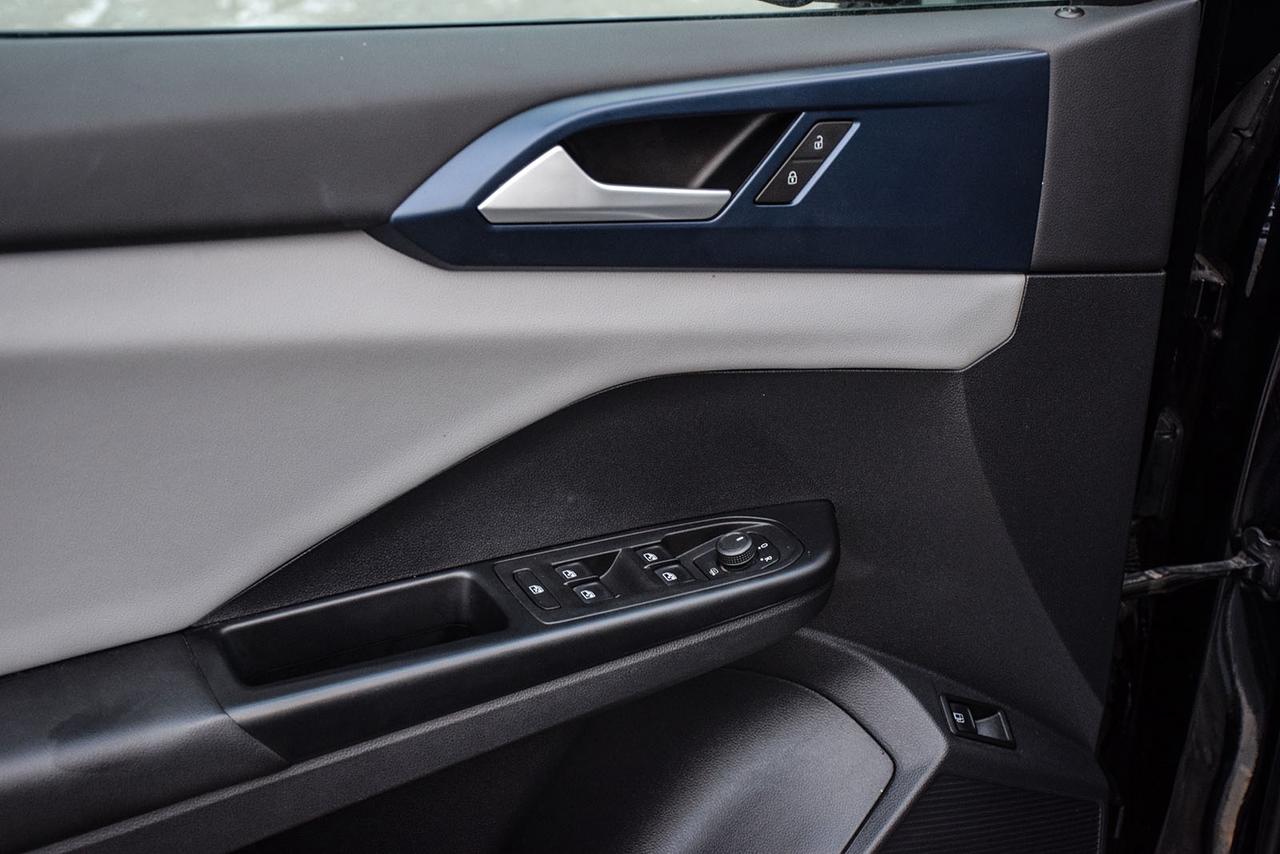 2022 Volkswagen Taos Comfortline AWD No Accident Digital Dash Panoroof Photo