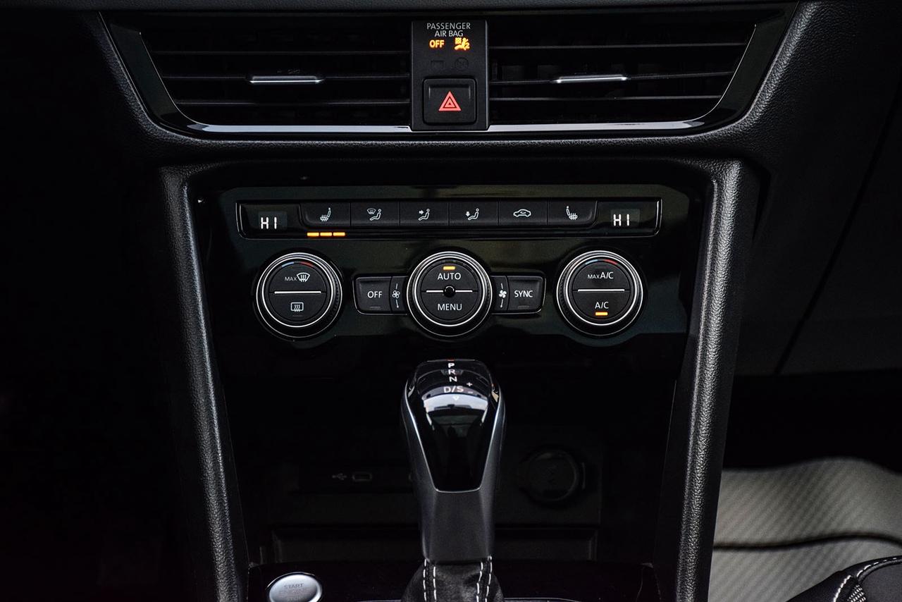 2022 Volkswagen Taos Comfortline AWD No Accident Digital Dash Panoroof Photo