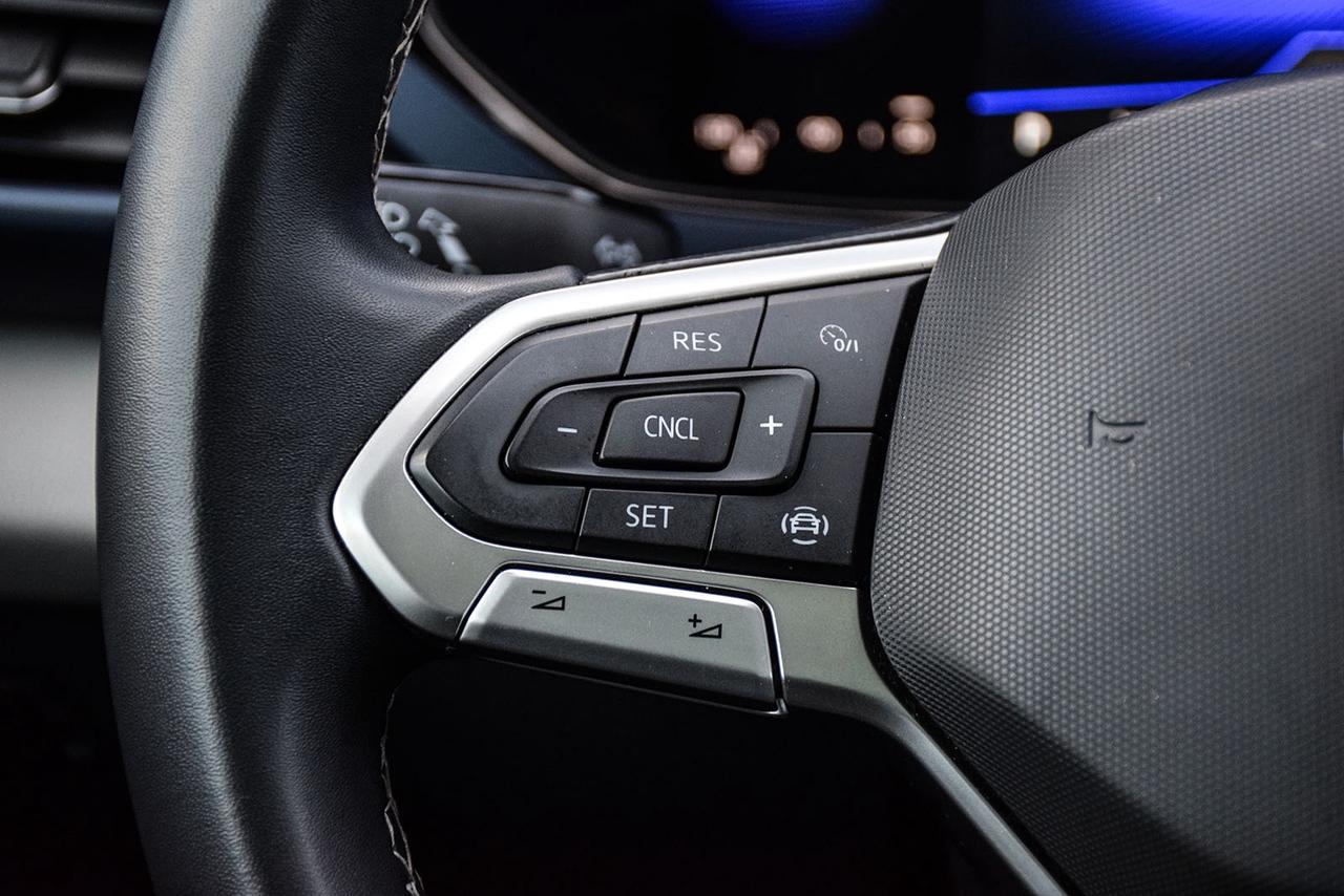 2022 Volkswagen Taos Comfortline AWD No Accident Digital Dash Panoroof Photo