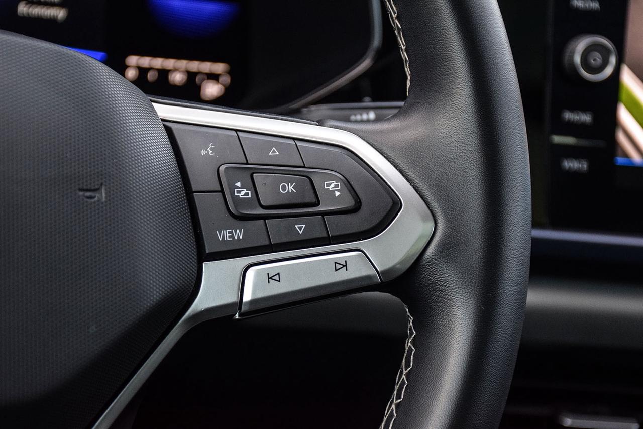 2022 Volkswagen Taos Comfortline AWD No Accident Digital Dash Panoroof Photo