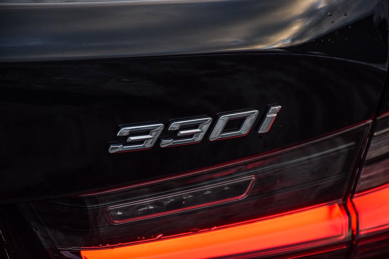 2022 BMW 3 Series 330i xDrive NO ACCIDENT DIGITAL COCKPIT SUNROOF Photo