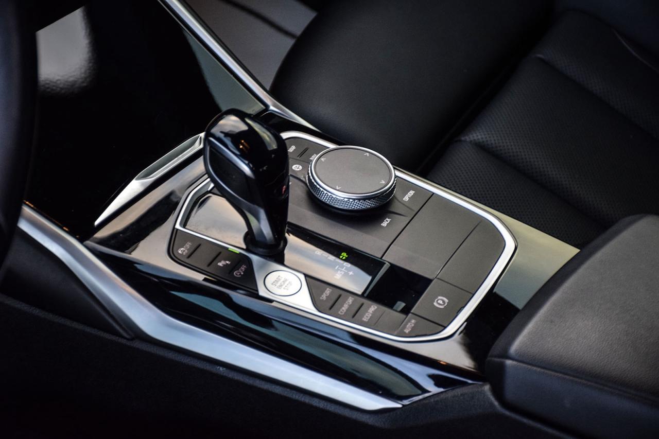 2022 BMW 3 Series 330i xDrive NO ACCIDENT DIGITAL COCKPIT SUNROOF Photo