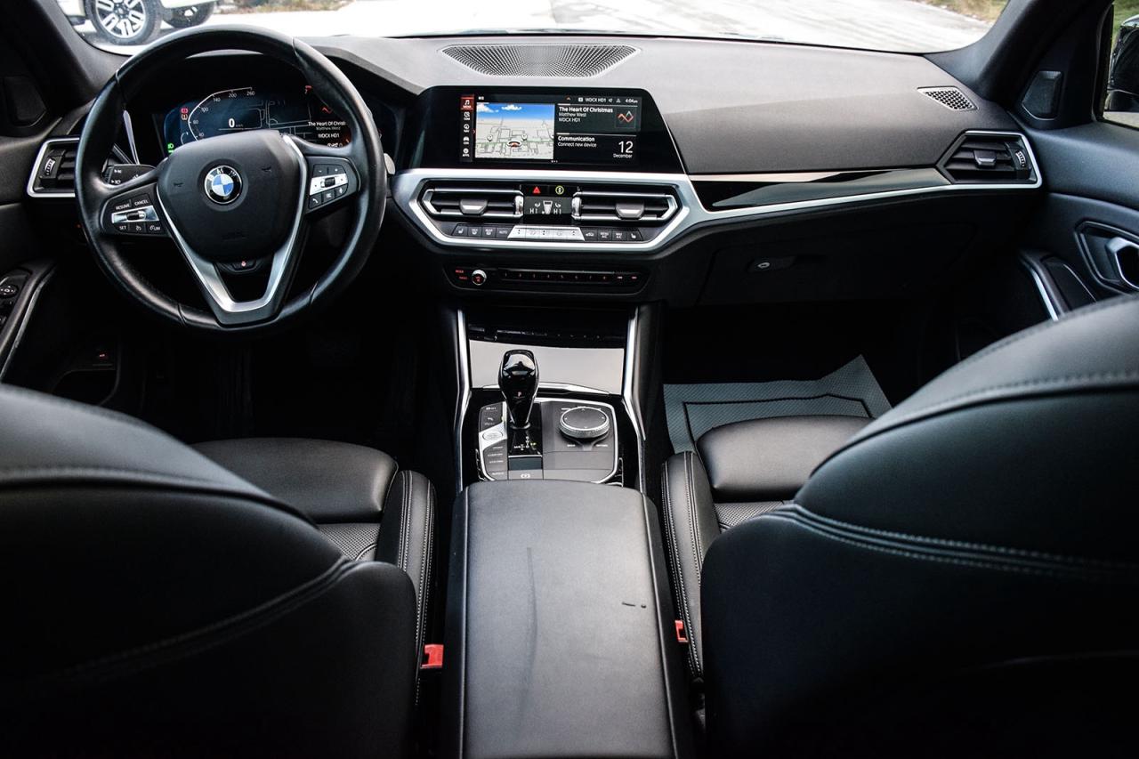 2022 BMW 3 Series 330i xDrive NO ACCIDENT DIGITAL COCKPIT SUNROOF Photo