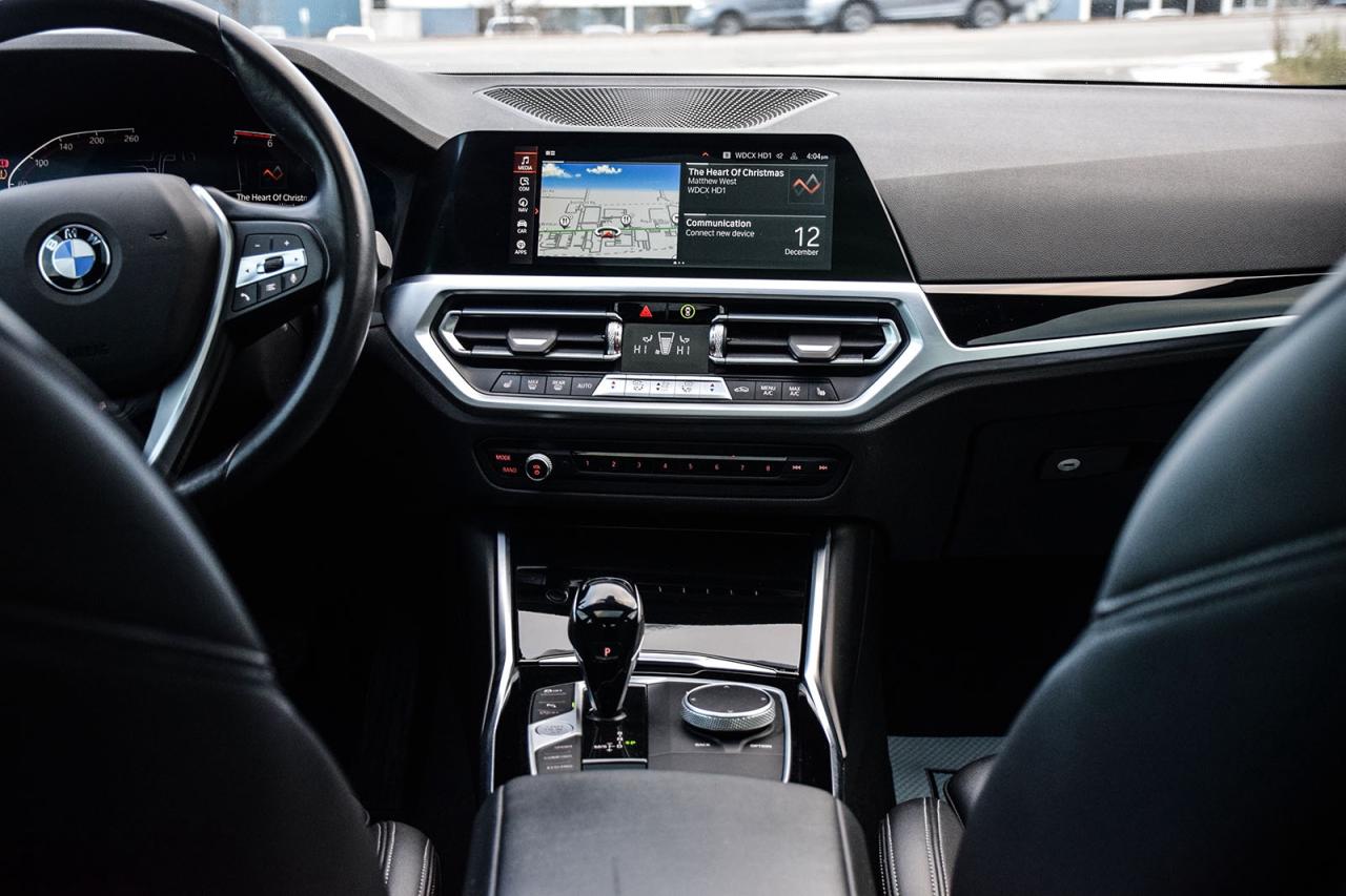 2022 BMW 3 Series 330i xDrive NO ACCIDENT DIGITAL COCKPIT SUNROOF Photo