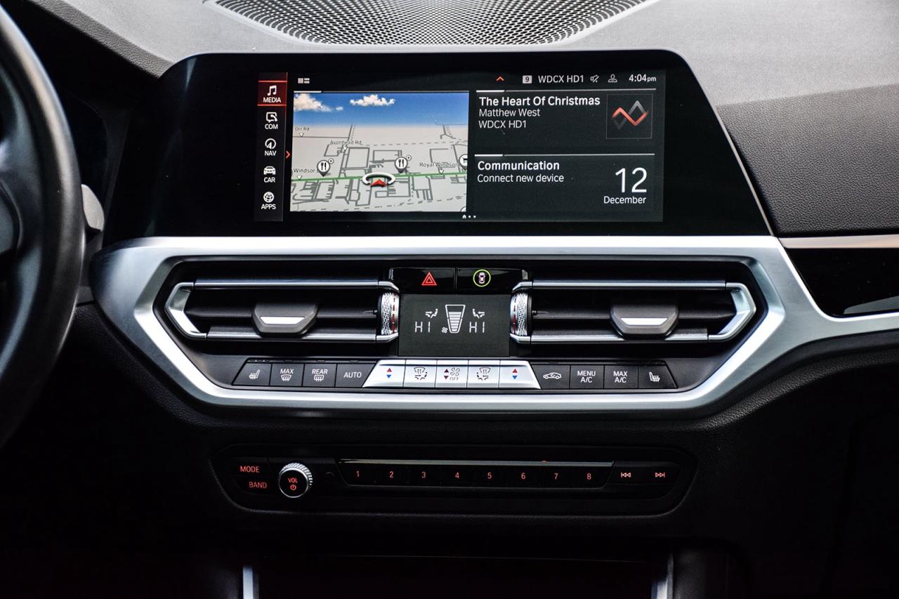 2022 BMW 3 Series 330i xDrive NO ACCIDENT DIGITAL COCKPIT SUNROOF Photo