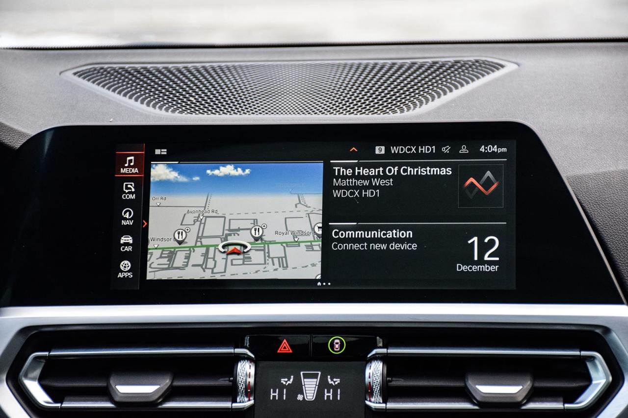 2022 BMW 3 Series 330i xDrive NO ACCIDENT DIGITAL COCKPIT SUNROOF Photo