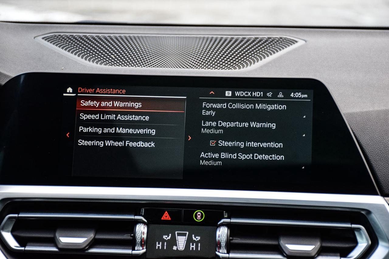 2022 BMW 3 Series 330i xDrive NO ACCIDENT DIGITAL COCKPIT SUNROOF Photo