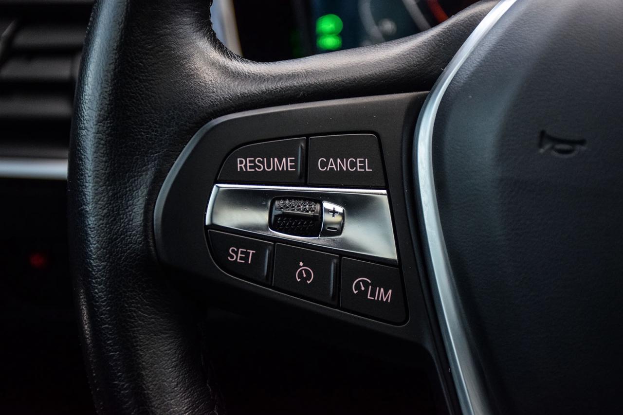 2022 BMW 3 Series 330i xDrive NO ACCIDENT DIGITAL COCKPIT SUNROOF Photo