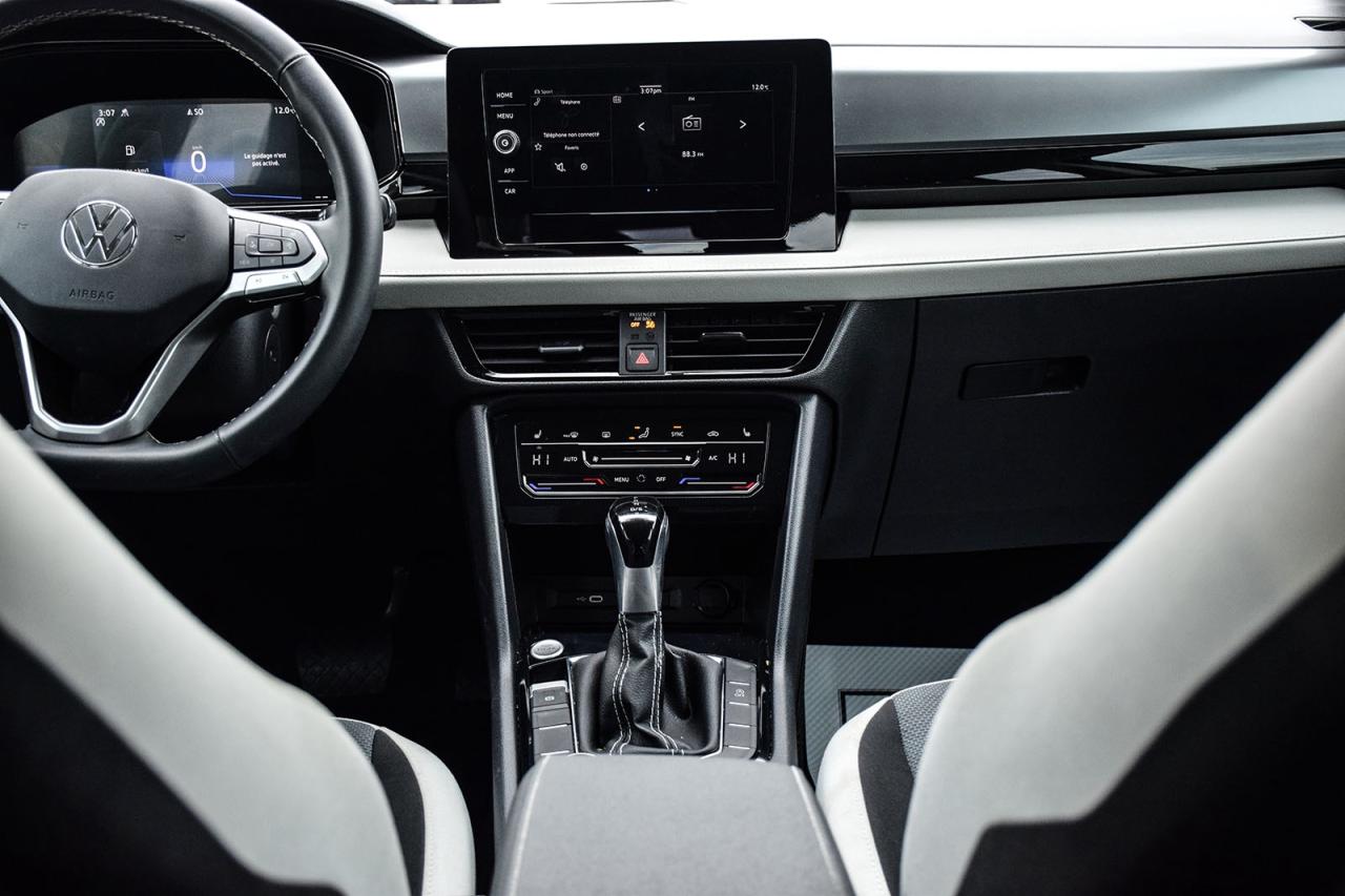 2025 Volkswagen Taos Trendline NO ACCIDENT BSM ADAPTIVE CRUISE Photo