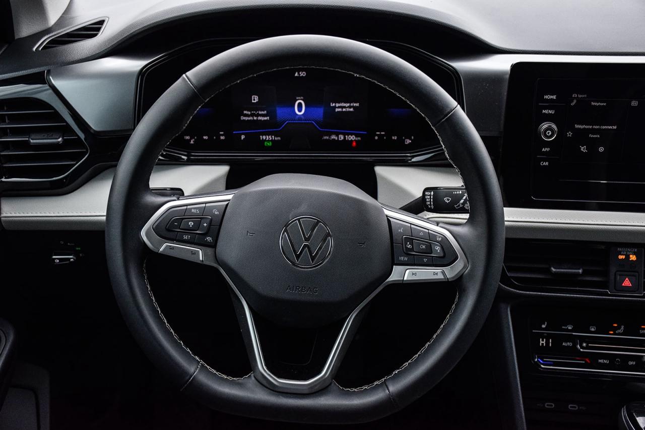 2025 Volkswagen Taos Trendline NO ACCIDENT BSM ADAPTIVE CRUISE Photo