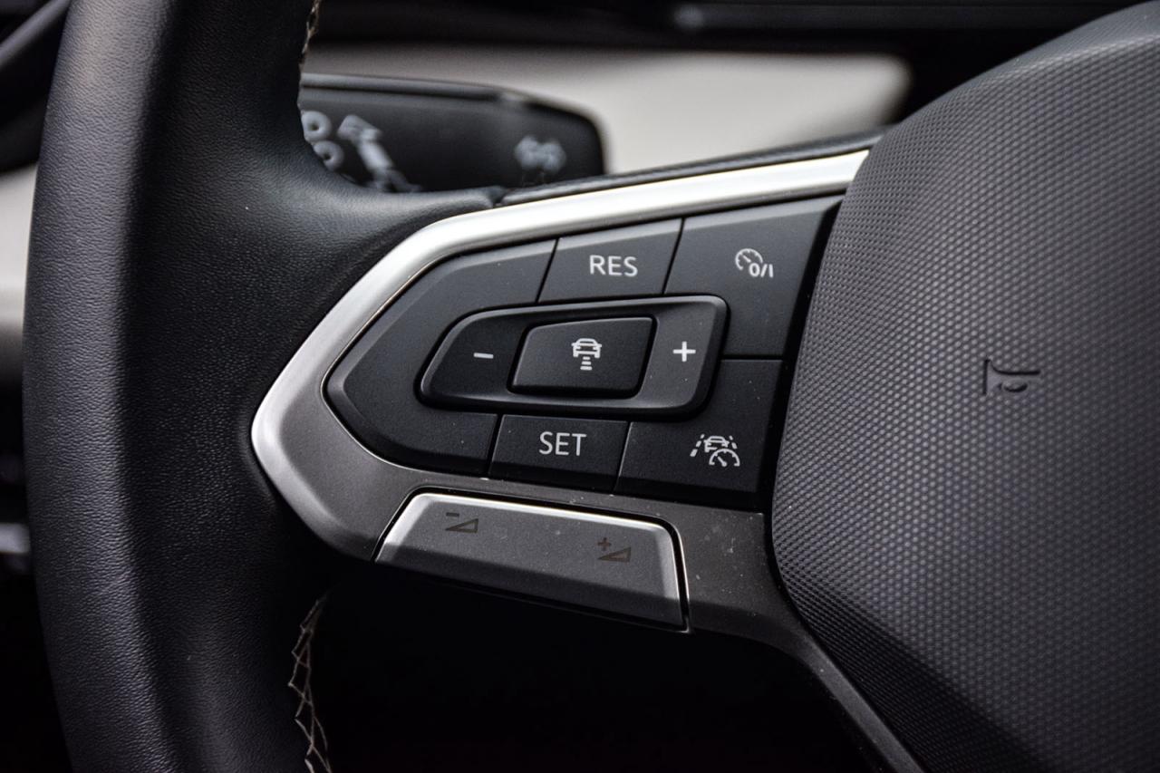 2025 Volkswagen Taos Trendline NO ACCIDENT BSM ADAPTIVE CRUISE Photo