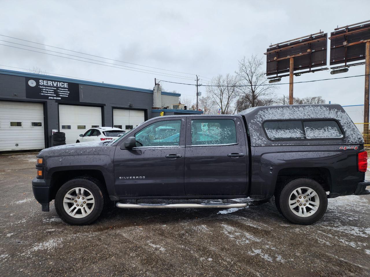 2015 Chevrolet Silverado 1500 Work Truck l Clean Carfax l Crew-cab l Low KM Photo3