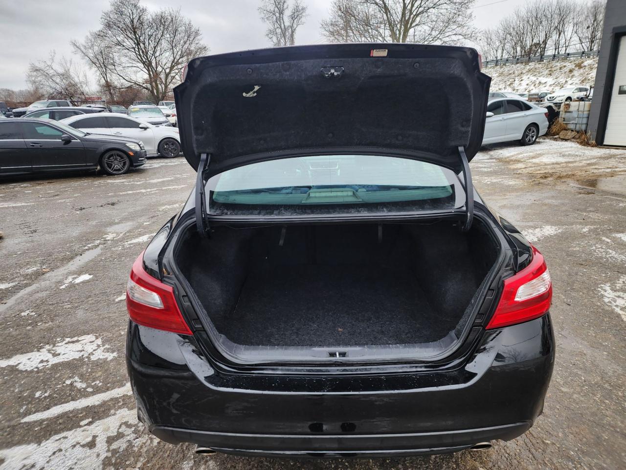 2018 Nissan Altima SV l Heated Seats l Remote Start l Reverse Cam