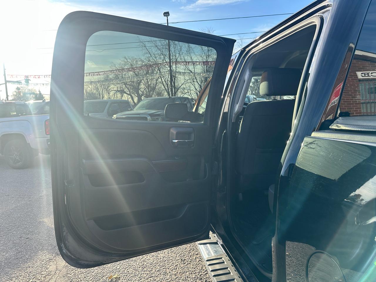 2017 GMC Sierra 1500 SLE CREW 4x4 5.3 V8 FM/XM Backup Cam A/C CarPlay Photo