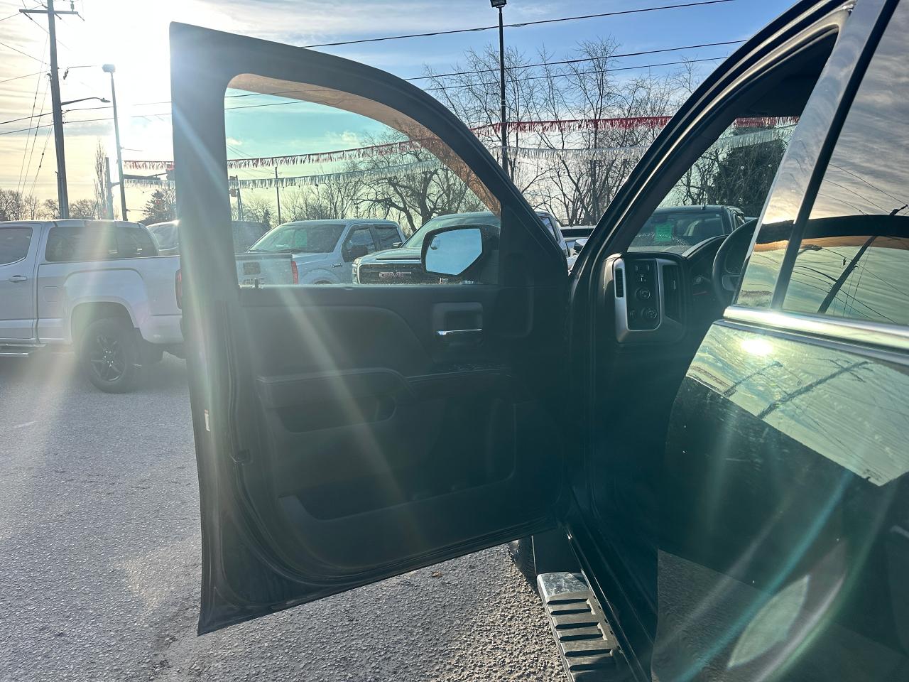 2017 GMC Sierra 1500 SLE CREW 4x4 5.3 V8 FM/XM Backup Cam A/C CarPlay Photo