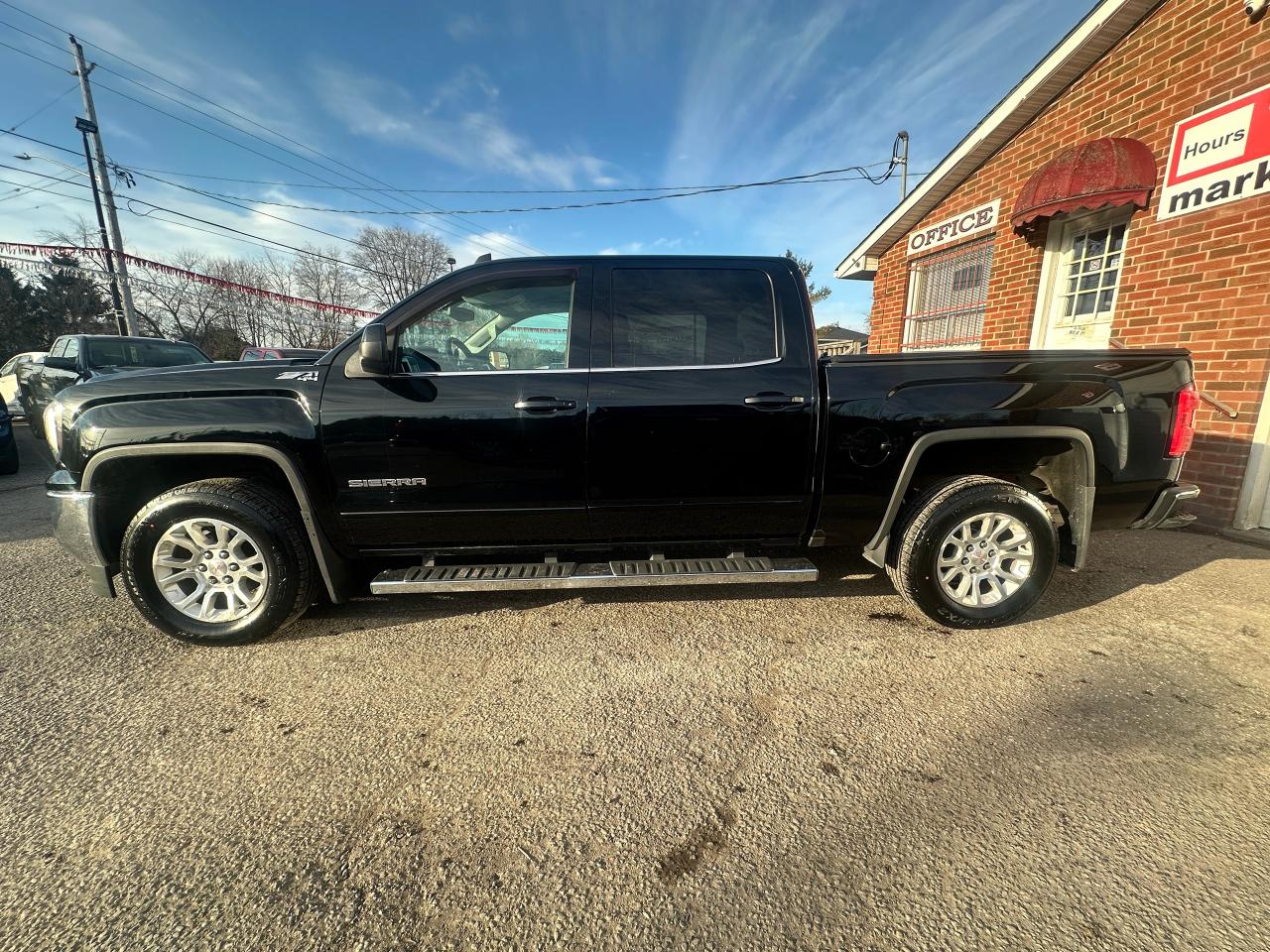 2017 GMC Sierra 1500 SLE CREW 4x4 5.3 V8 FM/XM Backup Cam A/C CarPlay Photo2