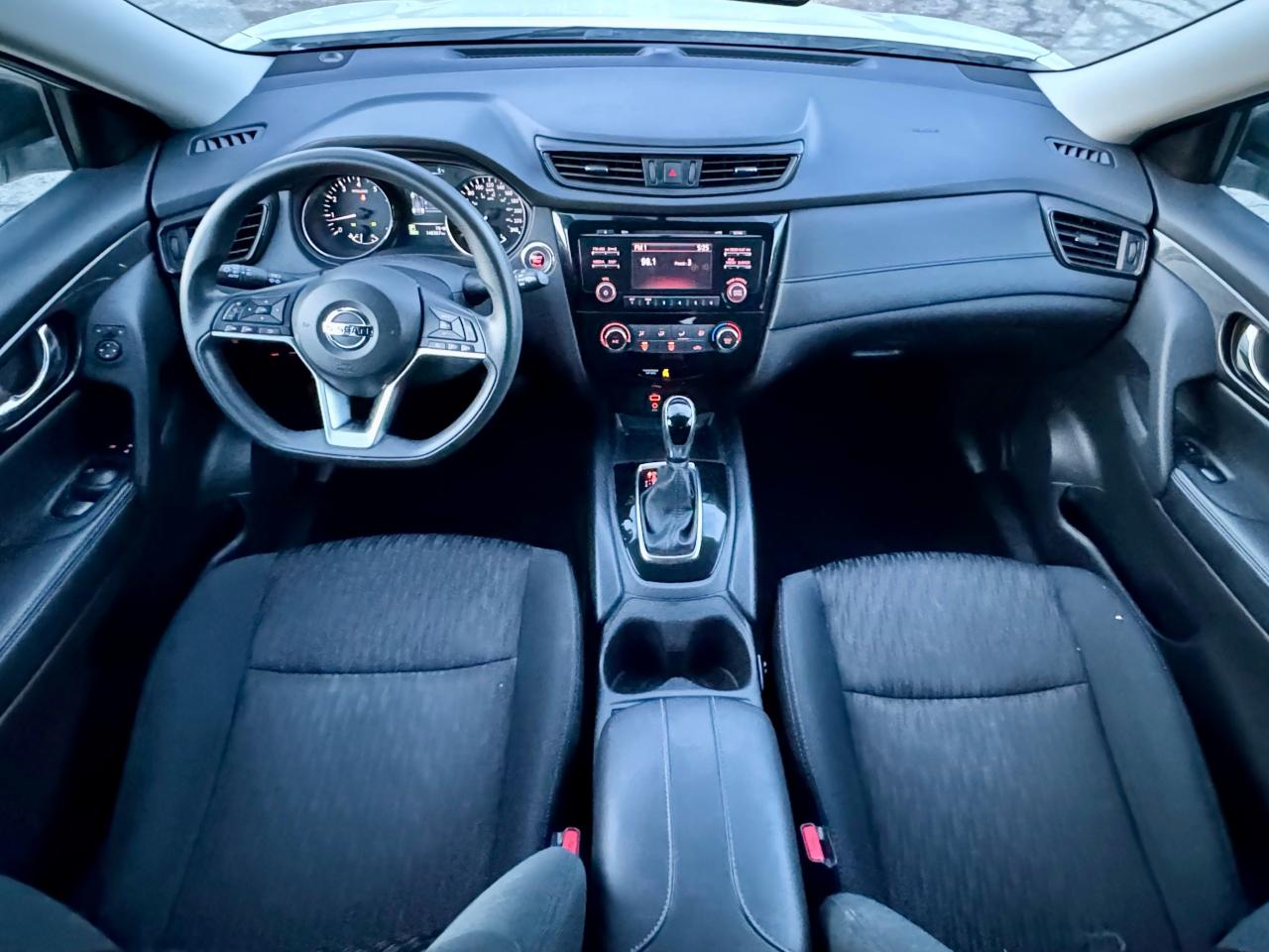 2017 Nissan Rogue AWD 4dr SV Photo