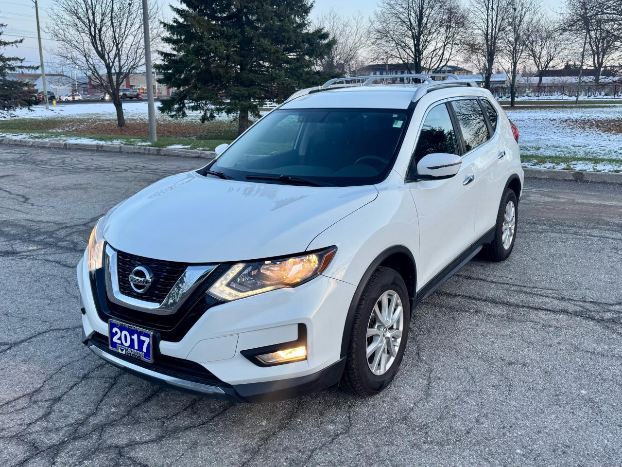 2017 Nissan Rogue AWD 4dr SV Photo