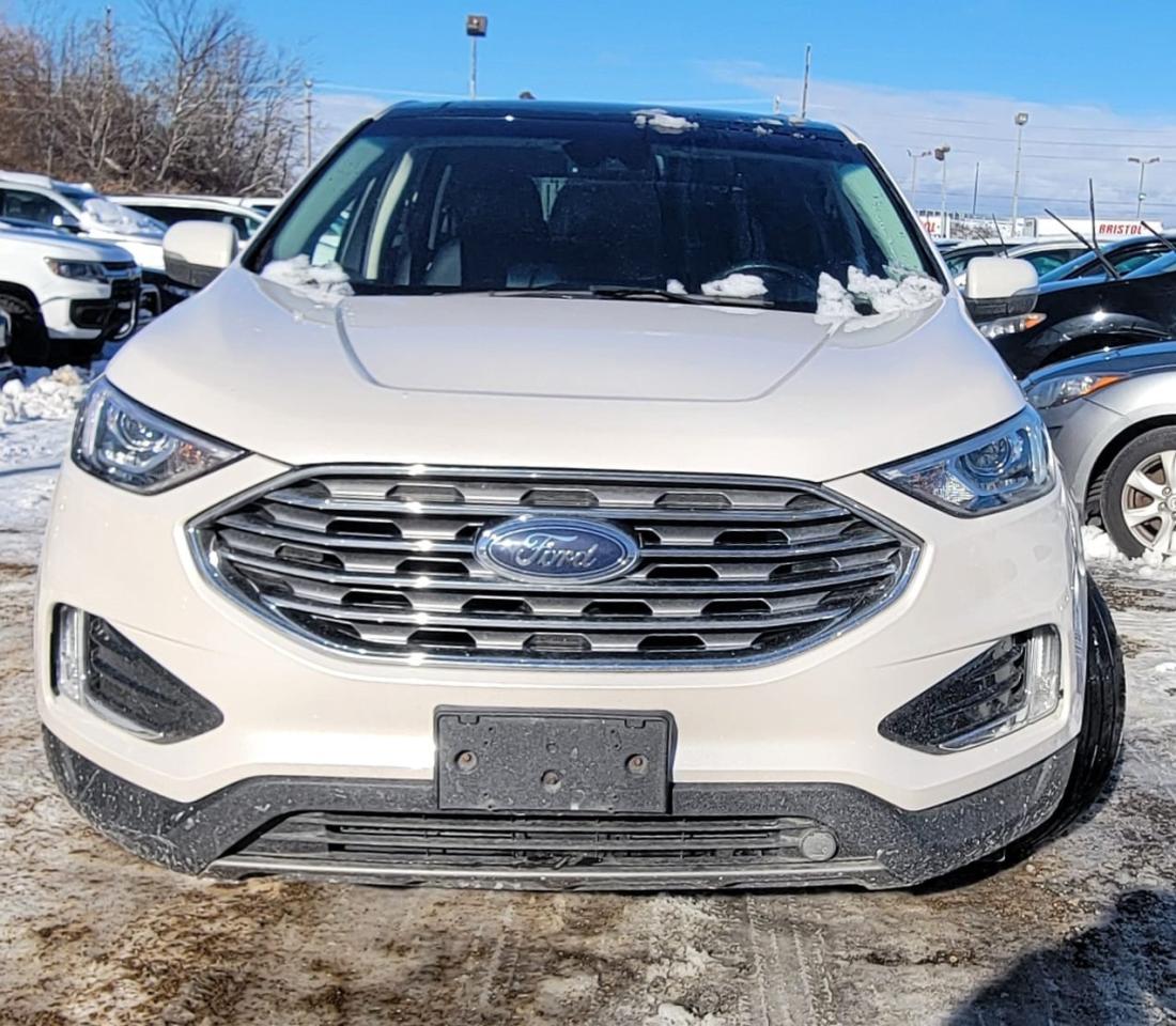 2019 Ford Edge Titanium Photo4