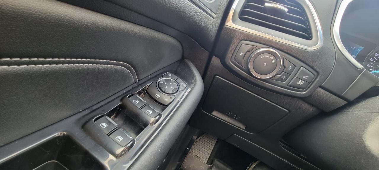 2019 Ford Edge Titanium Photo