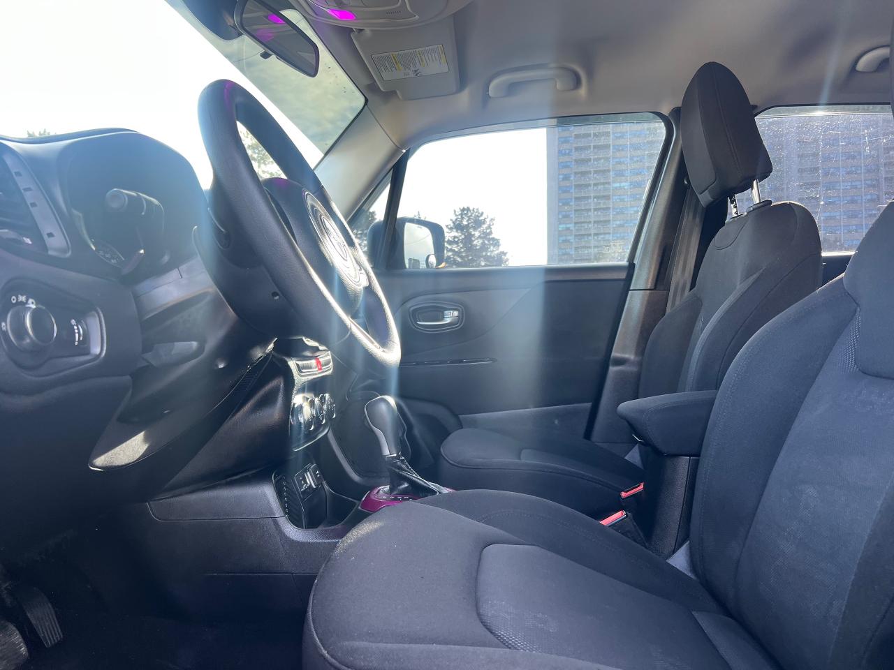 2015 Jeep Renegade Sport-EXTRA CLEAN-AUTOMATIC & MORE! Photo