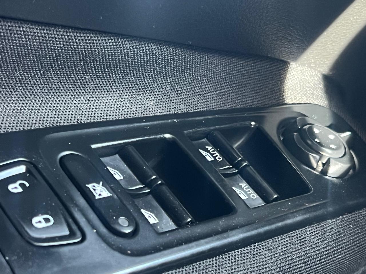 2015 Jeep Renegade Sport-EXTRA CLEAN-AUTOMATIC & MORE! Photo