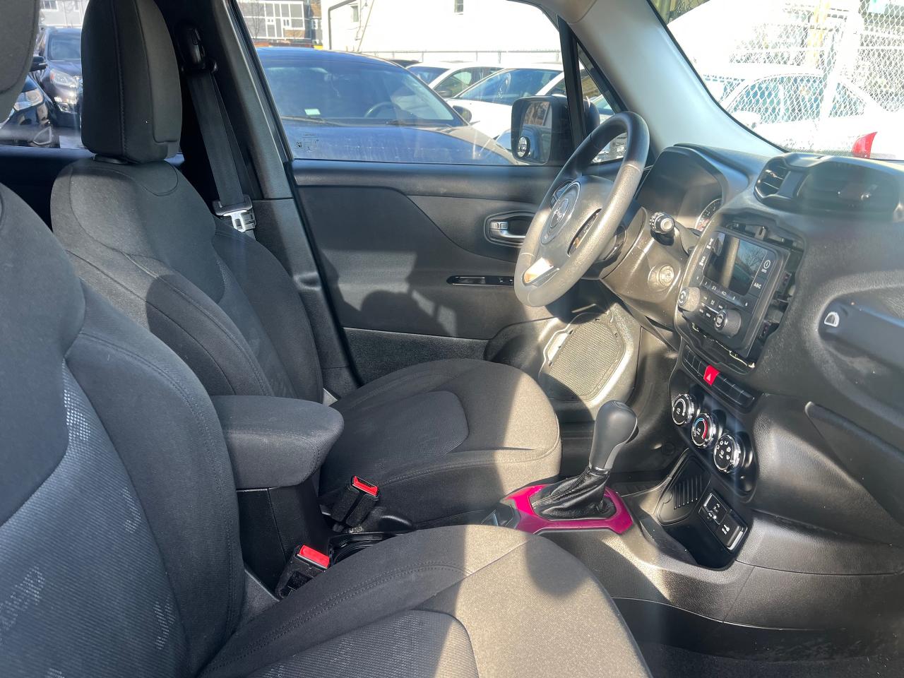 2015 Jeep Renegade Sport-EXTRA CLEAN-AUTOMATIC & MORE! Photo