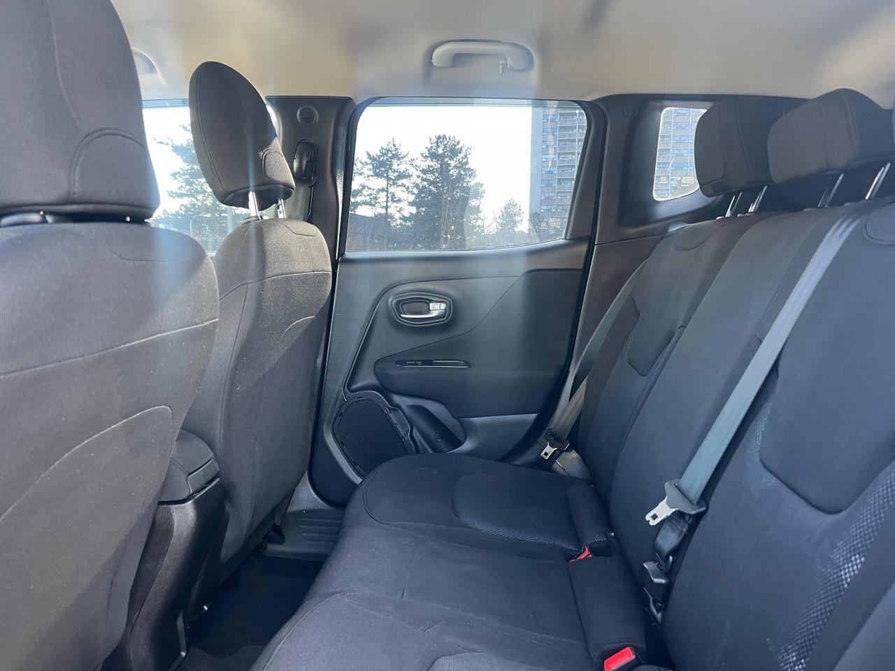 2015 Jeep Renegade Sport-EXTRA CLEAN-AUTOMATIC & MORE! Photo