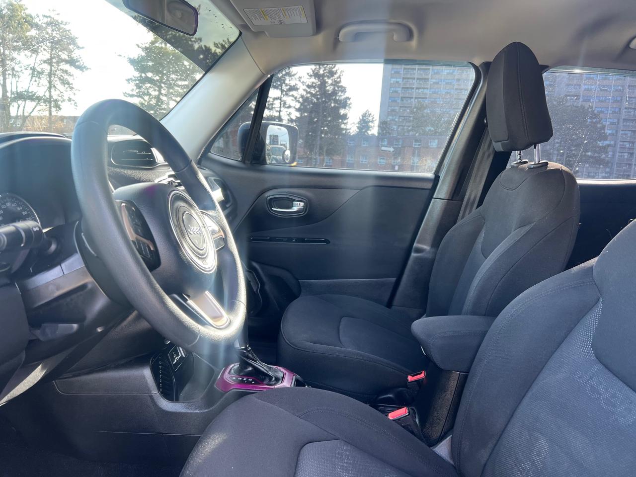 2015 Jeep Renegade Sport-EXTRA CLEAN-AUTOMATIC & MORE! Photo