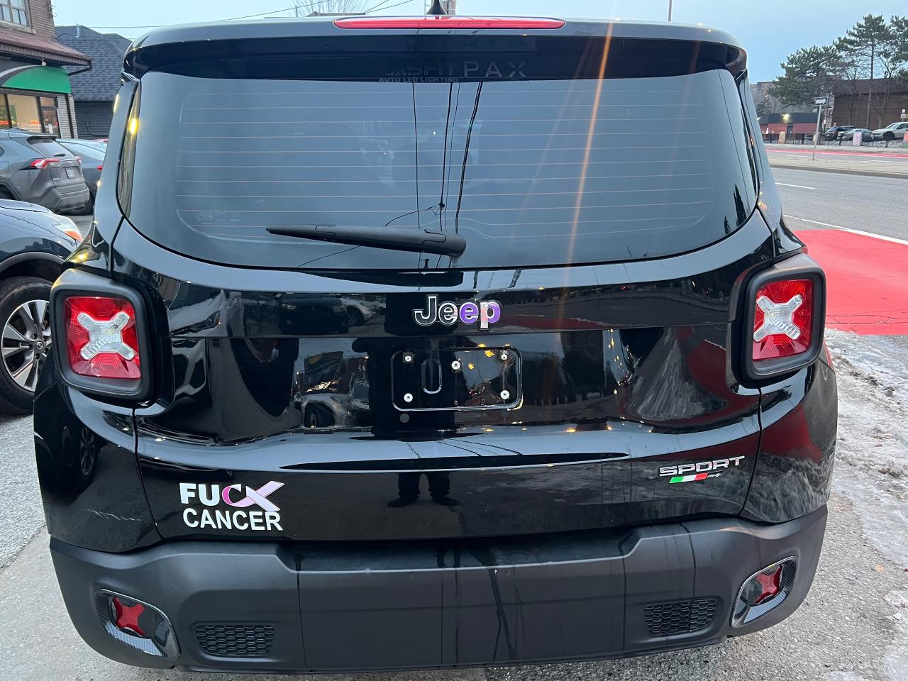 2015 Jeep Renegade Sport-EXTRA CLEAN-AUTOMATIC & MORE! Photo